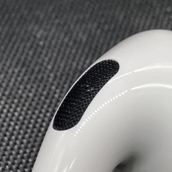 【中古】MagSafe充電ケース(USB-C)付きAirPods Pro(第2世代) MTJV3JA【秋葉原】