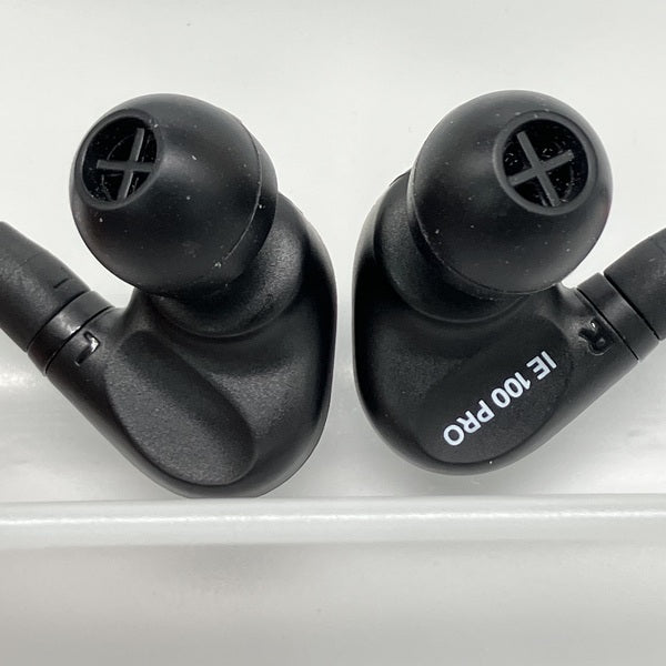 【中古】IE 100 PRO BLACK【秋葉原】