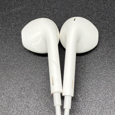【中古】Apple EarPods with Remote and Mic【秋葉原】