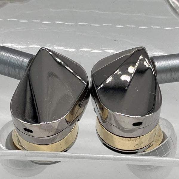 【中古】illustrious 光輝【日本橋】
