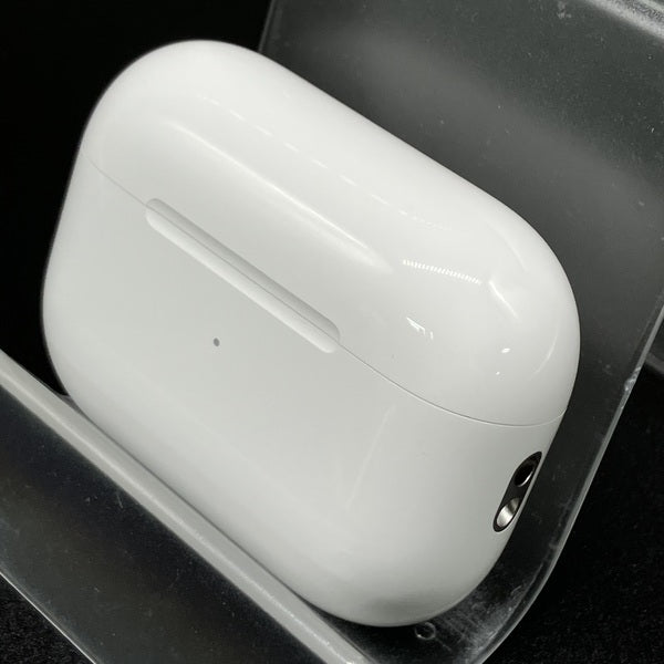【中古】MagSafe充電ケース(USB-C)付きAirPods Pro(第2世代) MTJV3JA【秋葉原】