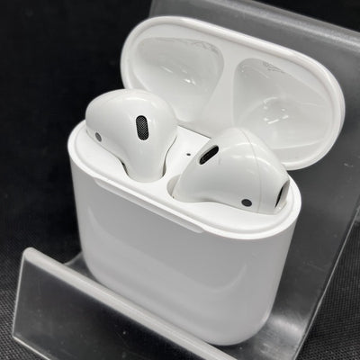 【中古】AirPods with Charging Case MV7N2J/A【日本橋】
