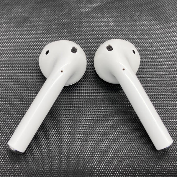 【中古】AirPods with Charging Case MV7N2J/A【日本橋】