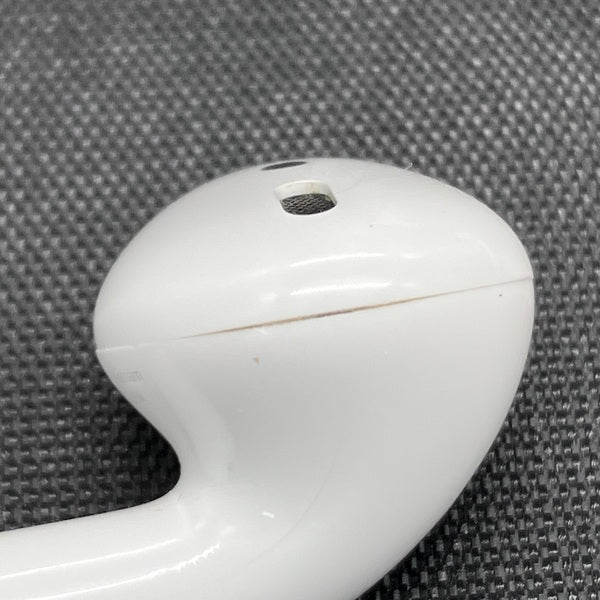 【中古】AirPods with Charging Case MV7N2J/A【日本橋】