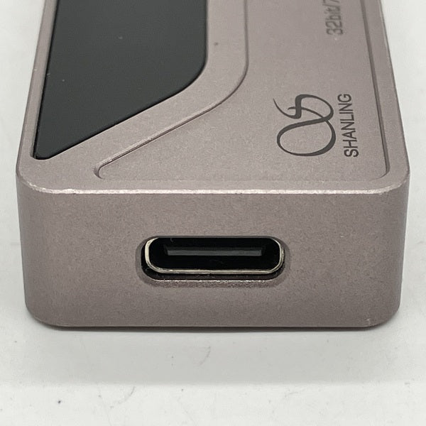 【中古】UA4 チタニウム【日本橋】