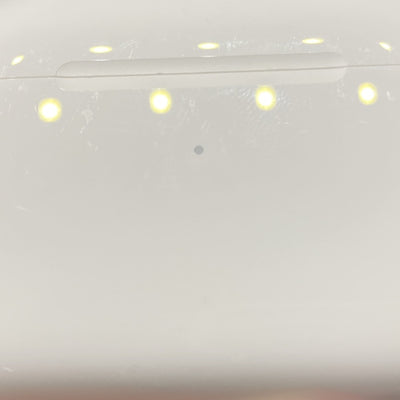 【中古】MagSafe充電ケース(USB-C)付きAirPods Pro(第2世代) MTJV3JA【秋葉原】