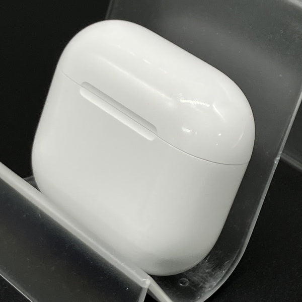 【中古】AirPods 4 MXP93J/A（アクティブノイズキャンセリング搭載）【秋葉原】