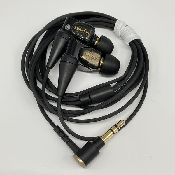 Sony XBA-300 有線イヤホン キャリングケース付き Sony XBA-300 有線イヤホン キャリングケース付き Sony XBA-300