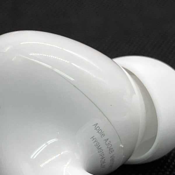 【中古】MagSafe充電ケース(USB-C)付きAirPods Pro(第2世代) MTJV3JA(海外モデル)【秋葉原】