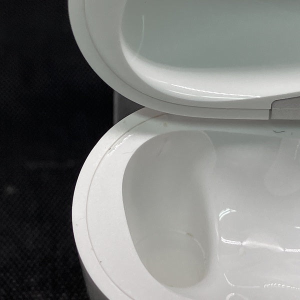 【中古】MagSafe充電ケース(USB-C)付きAirPods Pro(第2世代) MTJV3JA(海外モデル)【秋葉原】