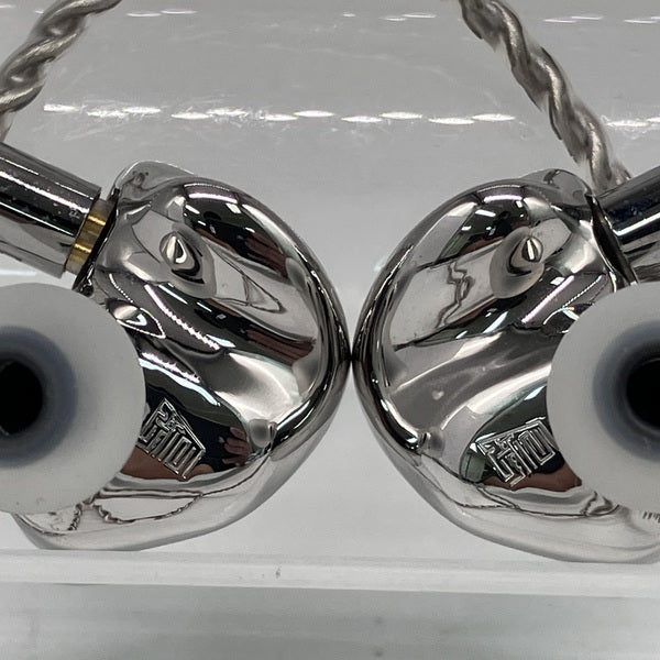 【極美品】Heartfield 鹿　有線イヤホン　IEM HeartField 鹿 – e☆イヤホン