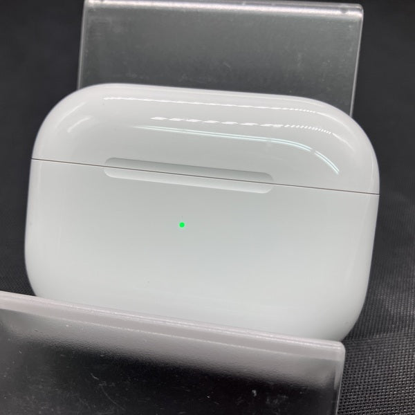 【中古】MagSafe充電ケース(USB-C)付きAirPods Pro(第2世代) MTJV3JA【秋葉原】