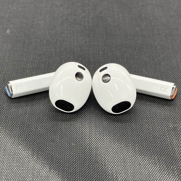 【中古】Galaxy Buds3 ホワイト 【SM-R530NZWAXJP】【秋葉原】