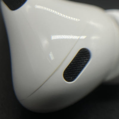 【中古】MagSafe充電ケース(USB-C)付きAirPods Pro(第2世代) MTJV3JA【秋葉原】