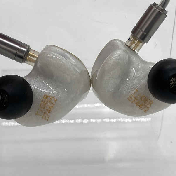 qdc White Tiger II 有線イヤホン 美品 qdc WHITE TIGER II QDC-TIGER-S-WH-V2 価格比較 - 価格.com