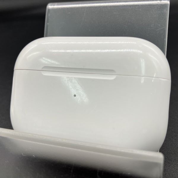 【中古】MagSafe充電ケース(USB-C)付きAirPods Pro(第2世代) MTJV3JA【秋葉原】