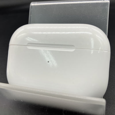 【中古】MagSafe充電ケース(USB-C)付きAirPods Pro(第2世代) MTJV3JA【秋葉原】