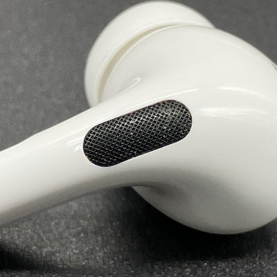 【中古】MagSafe充電ケース(USB-C)付きAirPods Pro(第2世代) MTJV3JA【秋葉原】