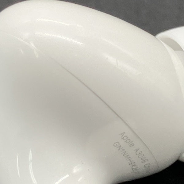 【中古】MagSafe充電ケース(USB-C)付きAirPods Pro(第2世代) MTJV3JA【秋葉原】