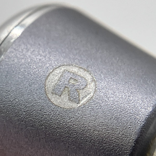 【中古】E1001 Triple-Driver In-Ear Headphones シルバー【秋葉原】