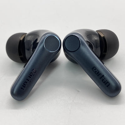 【中古】Air Pro 4 - Black【秋葉原】