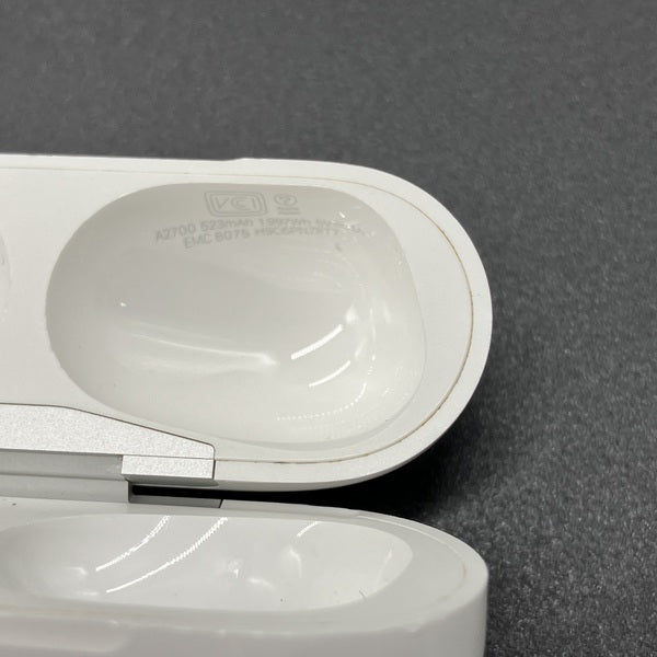 【中古】AirPods Pro (第2世代) 充電ケース (Lightning)【秋葉原】