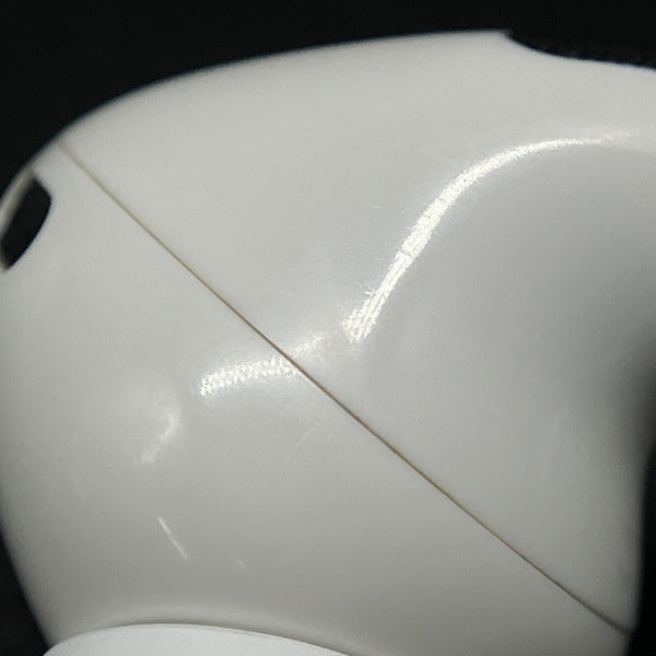 【中古】MagSafe充電ケース(USB-C)付きAirPods Pro(第2世代) MTJV3JA【秋葉原】