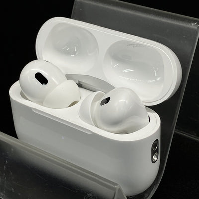 【中古】MagSafe充電ケース(USB-C)付きAirPods Pro(第2世代) MTJV3JA【秋葉原】