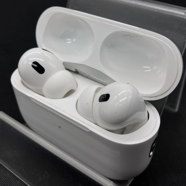 【中古】MagSafe充電ケース(USB-C)付きAirPods Pro(第2世代) MTJV3JA【秋葉原】