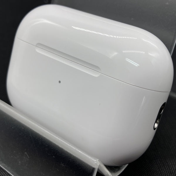 【中古】MagSafe充電ケース(USB-C)付きAirPods Pro(第2世代) MTJV3JA【秋葉原】