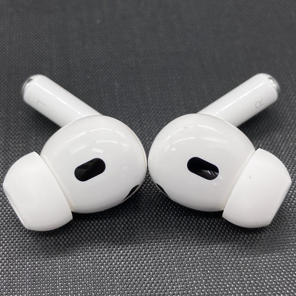 【中古】MagSafe充電ケース(USB-C)付きAirPods Pro(第2世代) MTJV3JA【秋葉原】