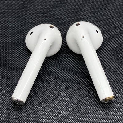 【中古】AirPods with Charging Case MV7N2J/A【日本橋】