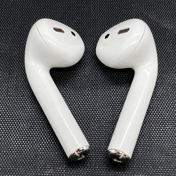 【中古】AirPods with Charging Case MV7N2J/A【日本橋】