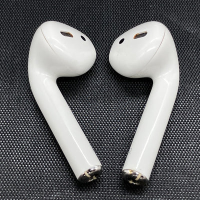 【中古】AirPods with Charging Case MV7N2J/A【日本橋】