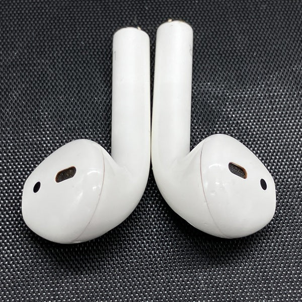 【中古】AirPods with Charging Case MV7N2J/A【日本橋】