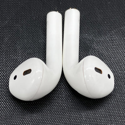 【中古】AirPods with Charging Case MV7N2J/A【日本橋】