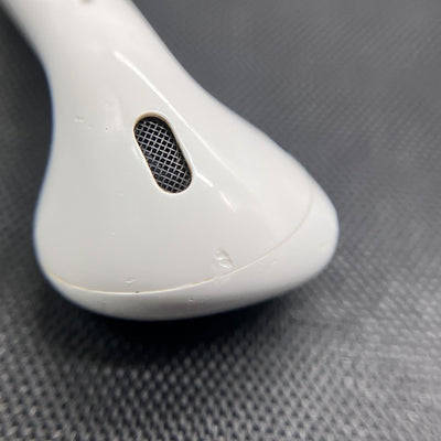 【中古】AirPods with Charging Case MV7N2J/A【日本橋】