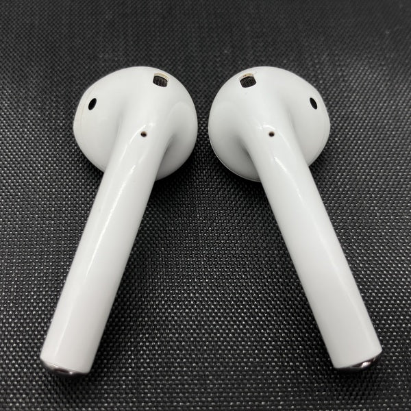 【中古】AirPods with Charging Case MV7N2J/A【秋葉原】
