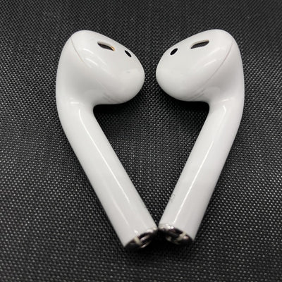 【中古】AirPods with Charging Case MV7N2J/A【秋葉原】