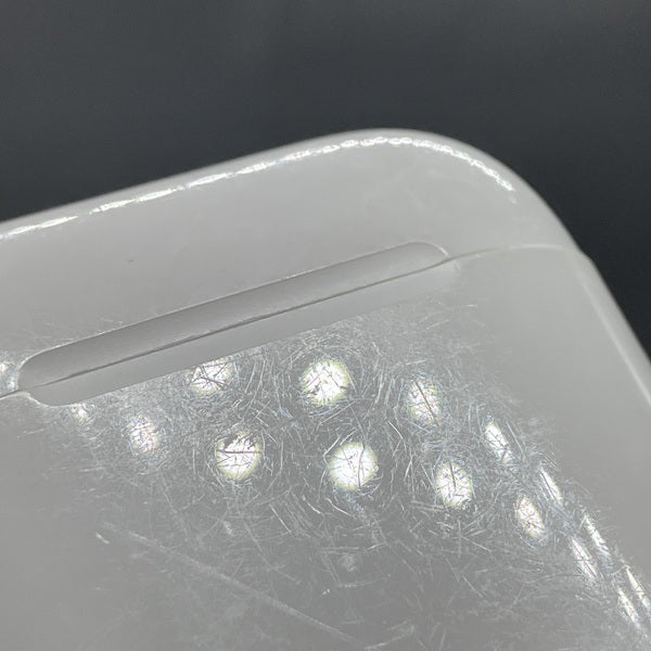 【中古】AirPods with Charging Case MV7N2J/A【秋葉原】