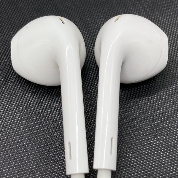 【中古】Apple EarPods with Remote and Mic【秋葉原】