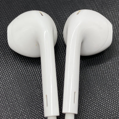 【中古】Apple EarPods with Remote and Mic【秋葉原】