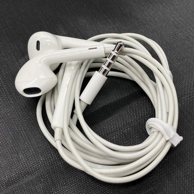 【中古】Apple EarPods with Remote and Mic【秋葉原】