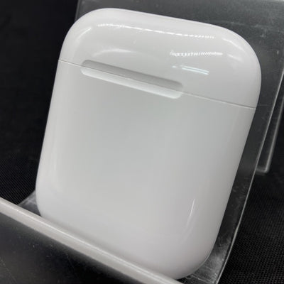 【中古】AirPods with Charging Case MV7N2J/A【秋葉原】