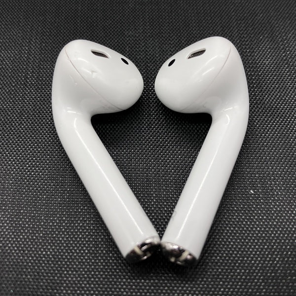 【中古】AirPods with Charging Case MV7N2J/A【秋葉原】