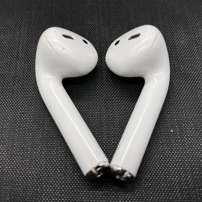 【中古】AirPods with Charging Case MV7N2J/A【秋葉原】