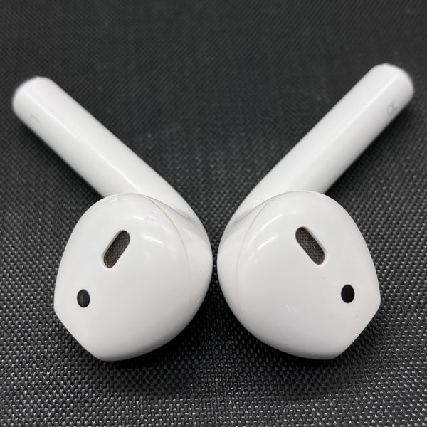 【中古】AirPods with Charging Case MV7N2J/A【秋葉原】