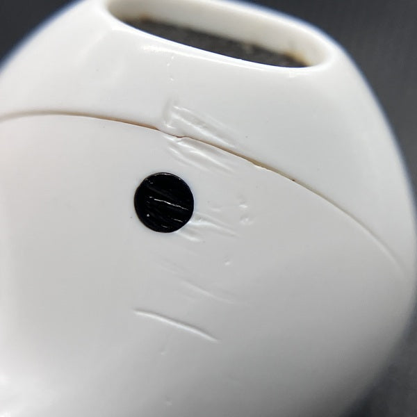 【中古】AirPods with Charging Case MV7N2J/A【秋葉原】