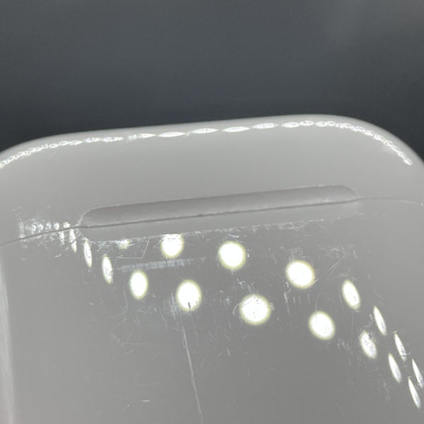 【中古】AirPods with Charging Case MV7N2J/A【秋葉原】