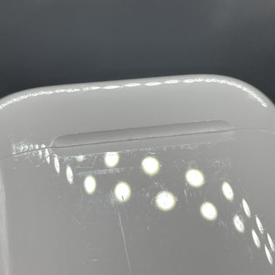 【中古】AirPods with Charging Case MV7N2J/A【秋葉原】